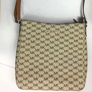 Michael Kors Messenger Crossbody